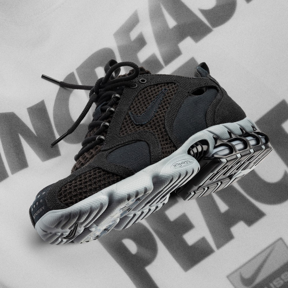 伝統を感じる珠玉のコレクションに<br>ポジティブなメッセージを<br>– STÜSSY & NIKE –