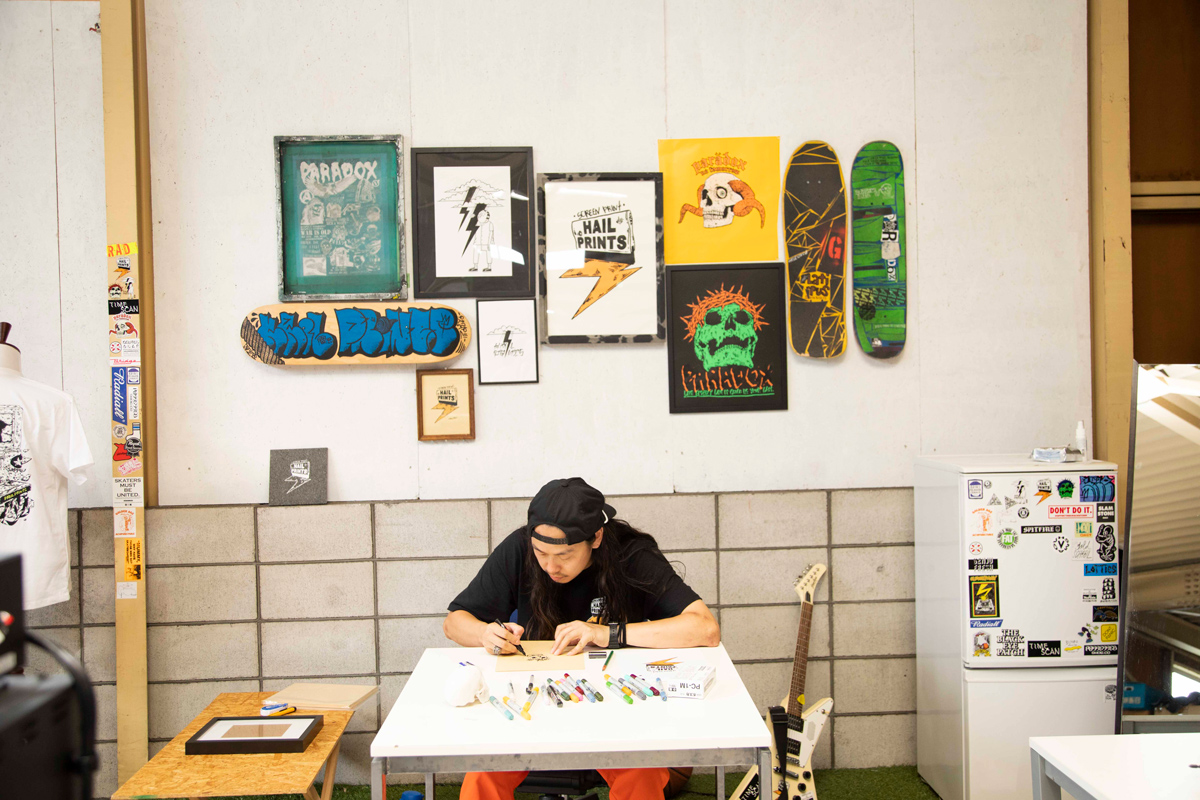 インディペンデントな姿勢で錬成する<br>シルクスクリーンTシャツの美しさ<br>– HAILPRINTS –