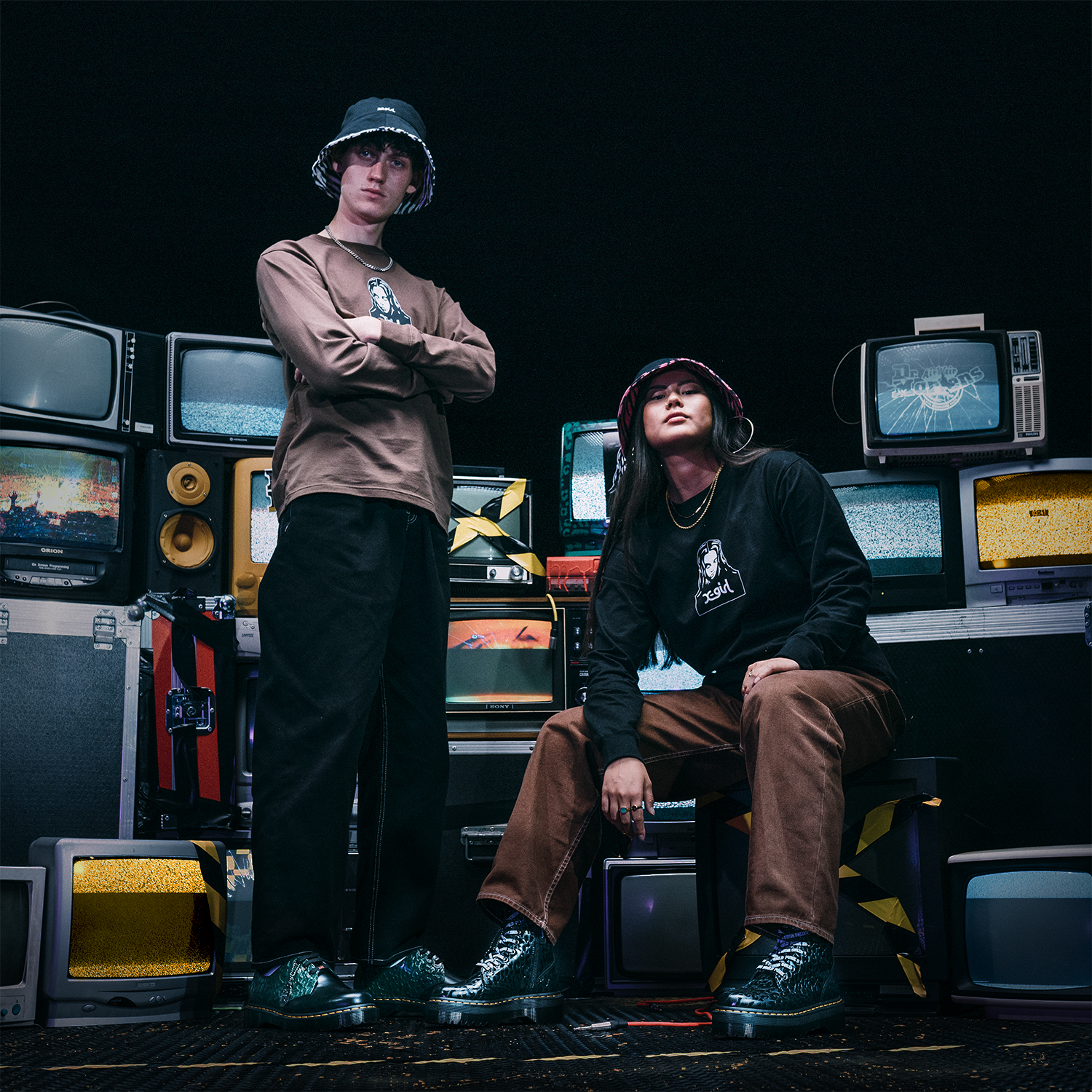 初コラボで自由に彩られた1足は<br>”GIRL’S MOVEMENT”の象徴<br>– Dr.Martens x X-girl –